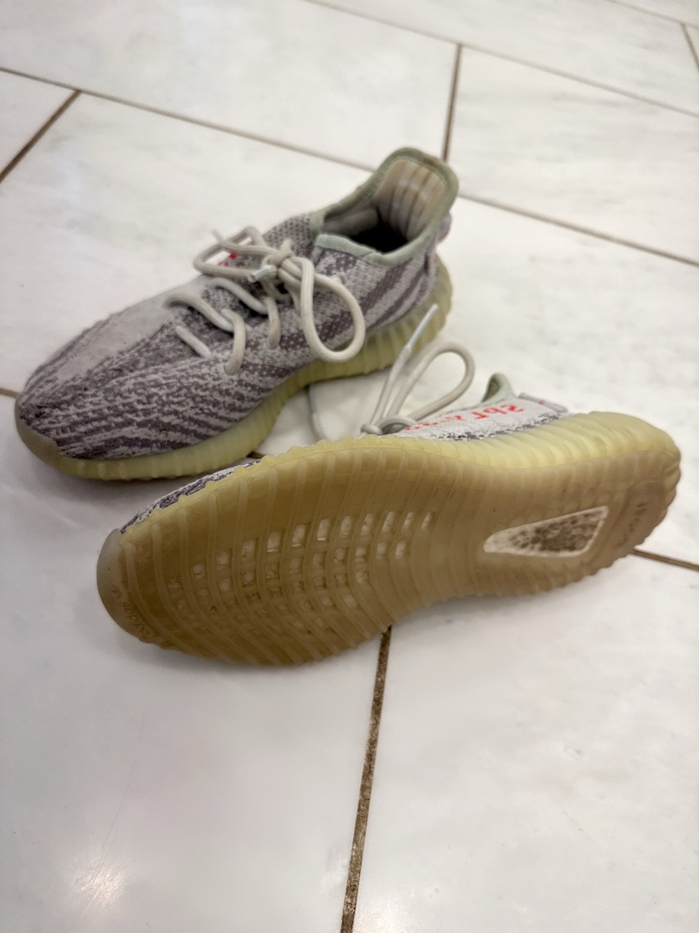 Yeezy Boost 350 V2 Zebra Grey Cream - Picture 2 of 2